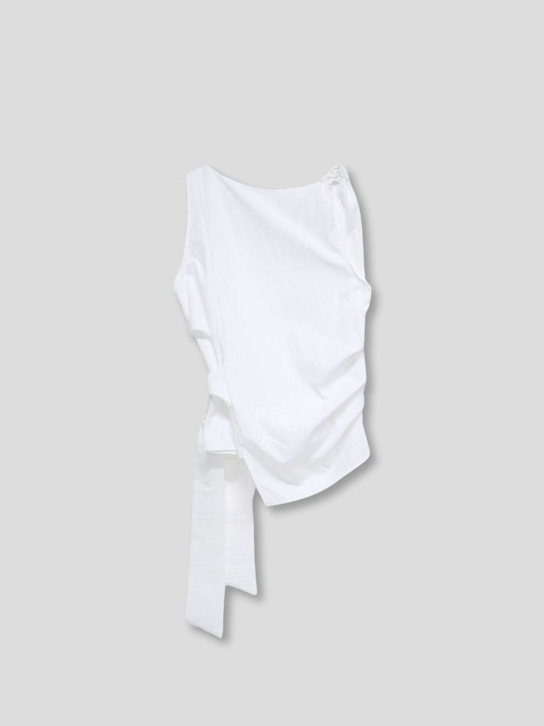 sleeveless ribbon blouse
