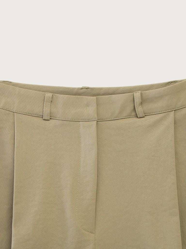 wide tucked pants