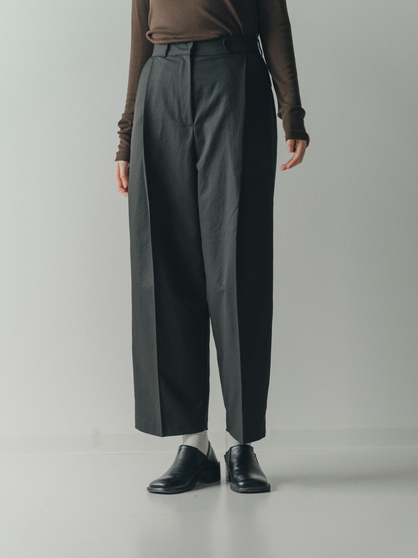wide tucked pants