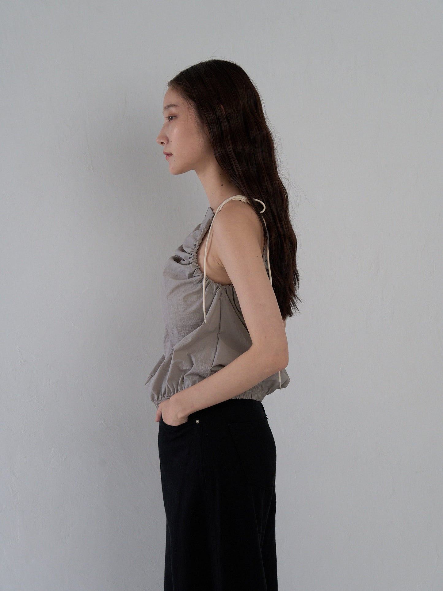 string shoulder wrinkle tops