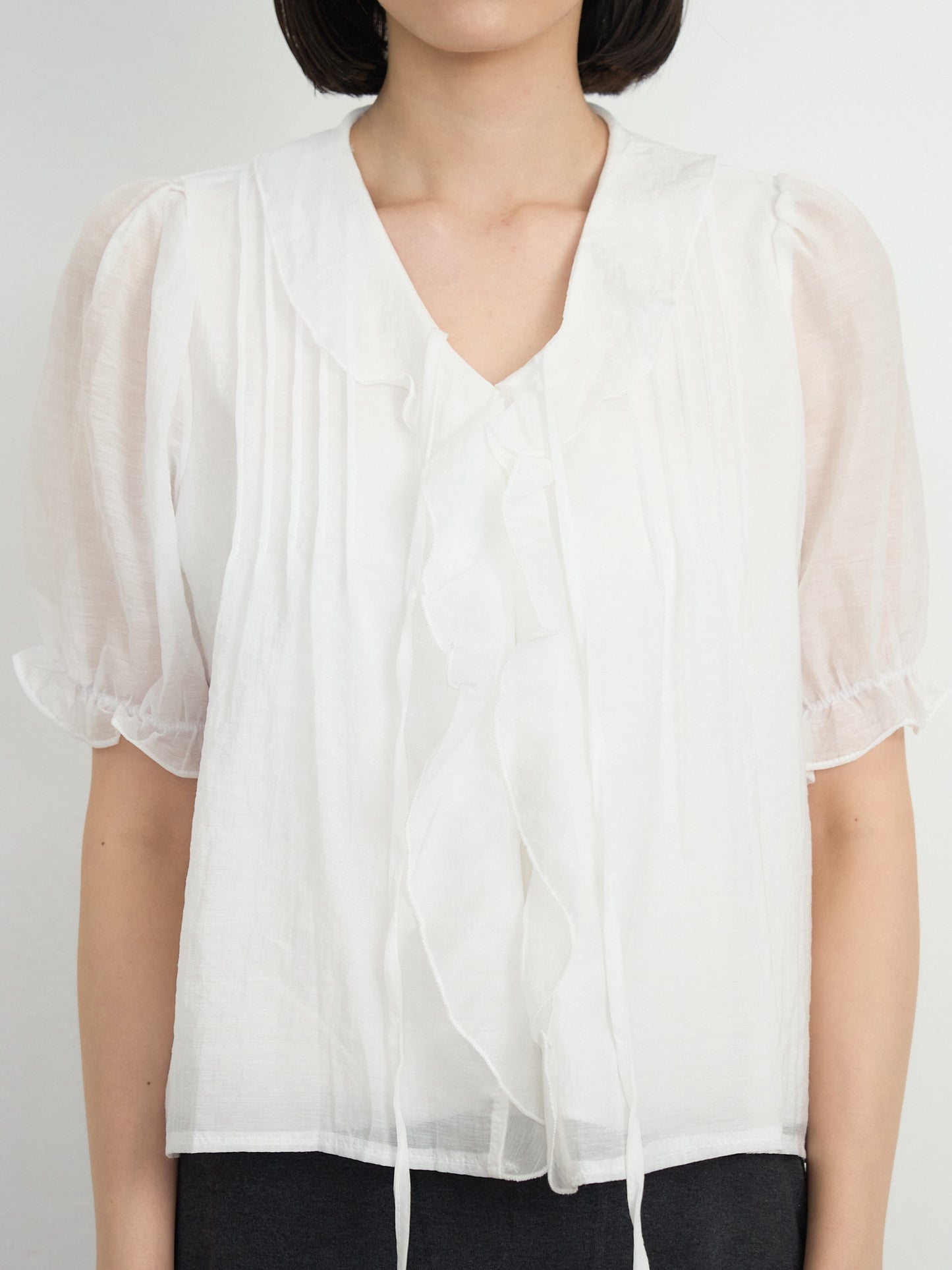frill puff blouse
