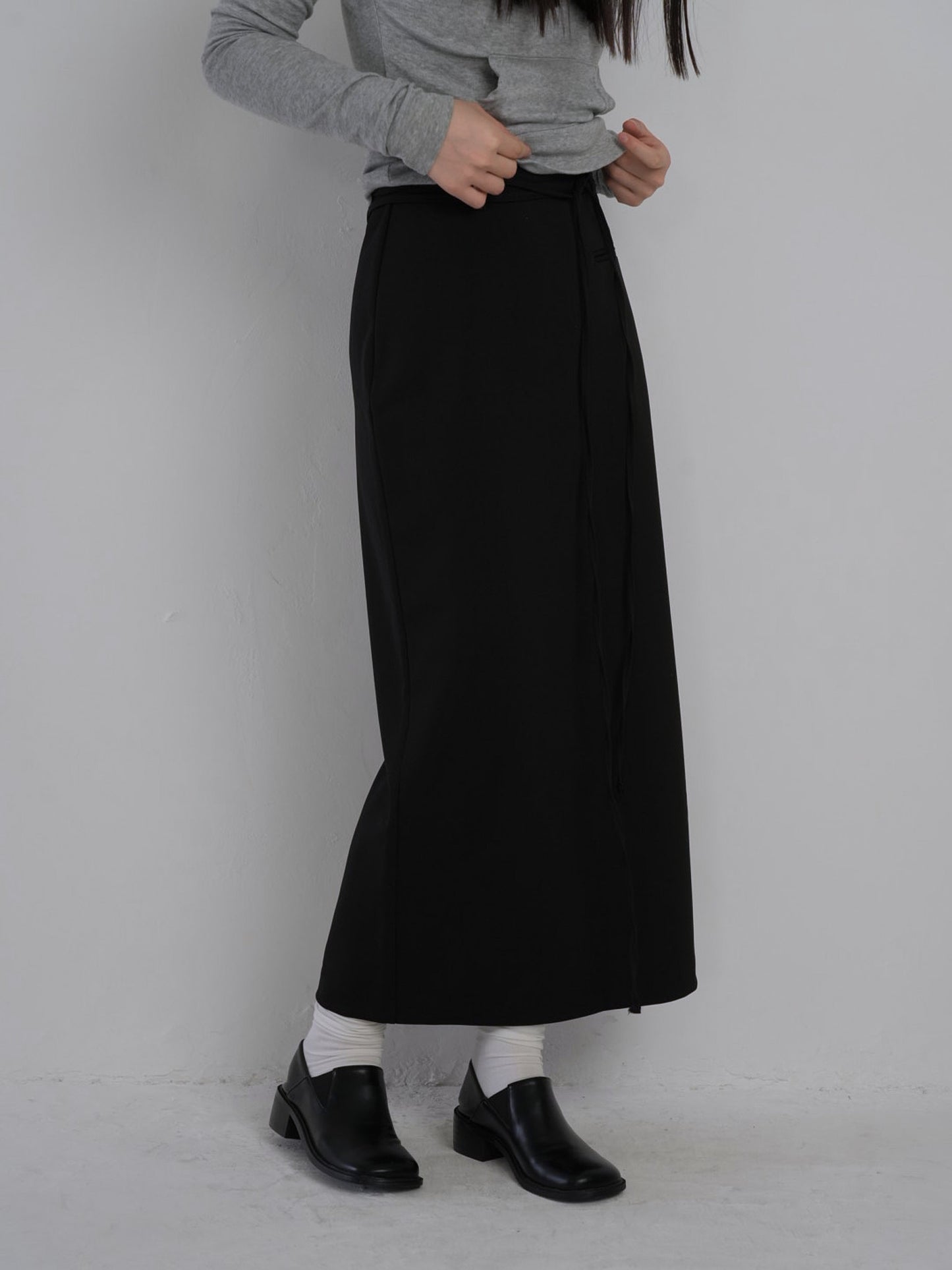string straight skirt