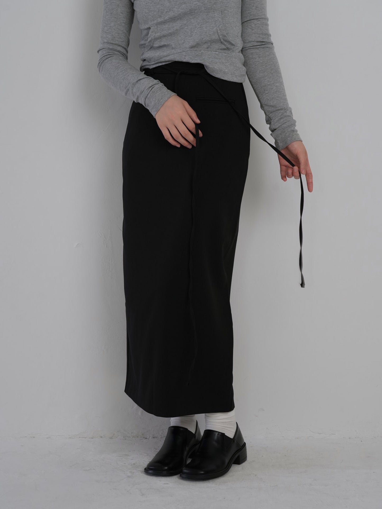 string straight skirt