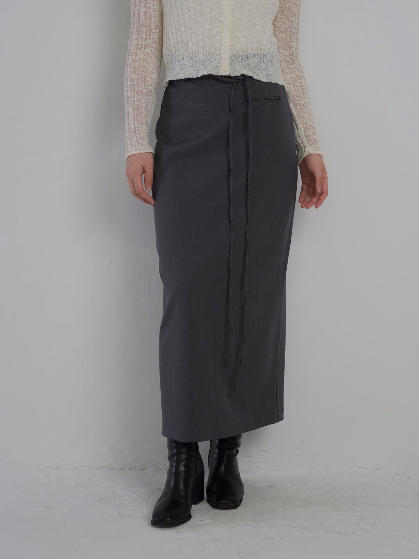 string straight skirt