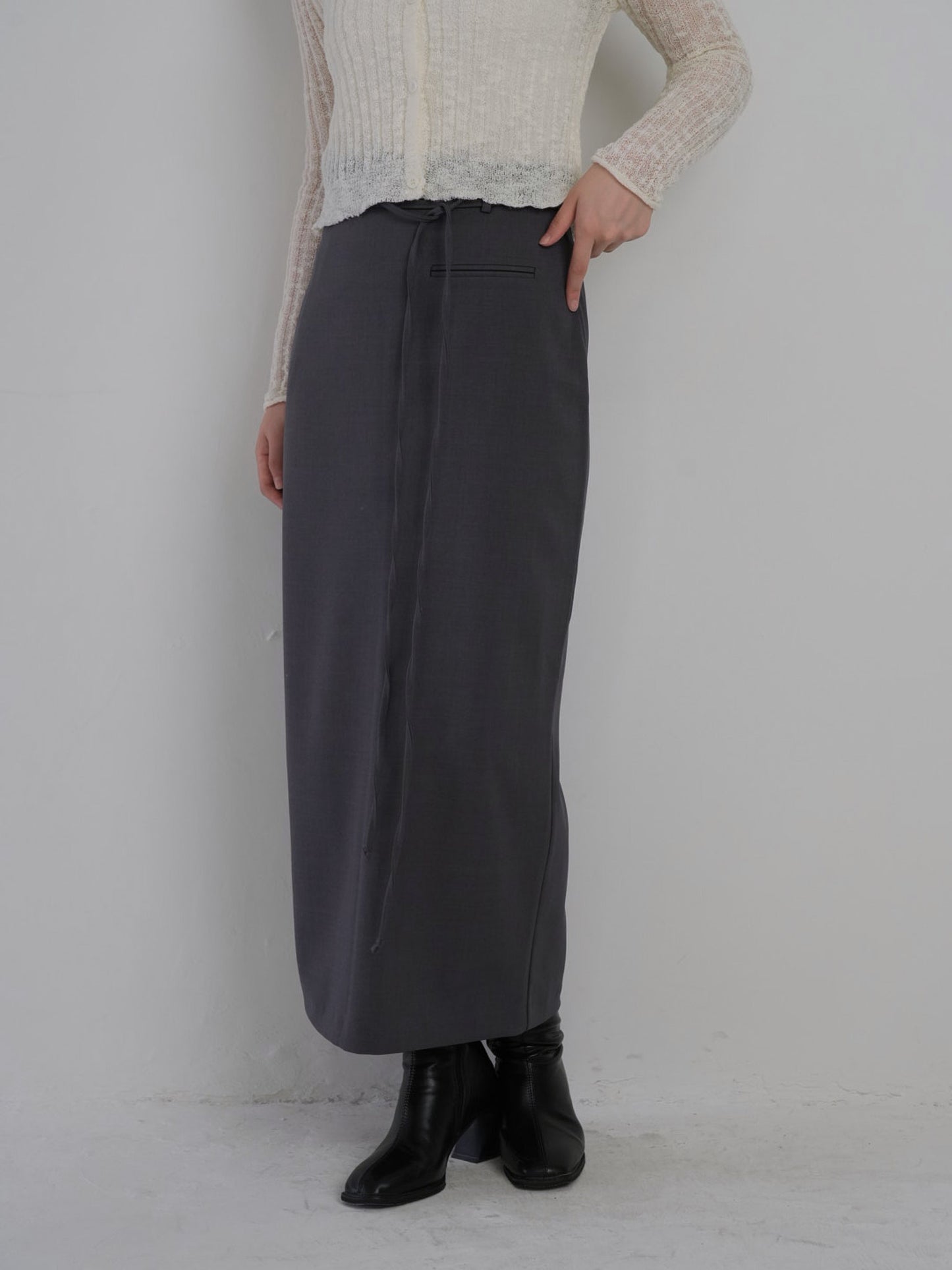 string straight skirt