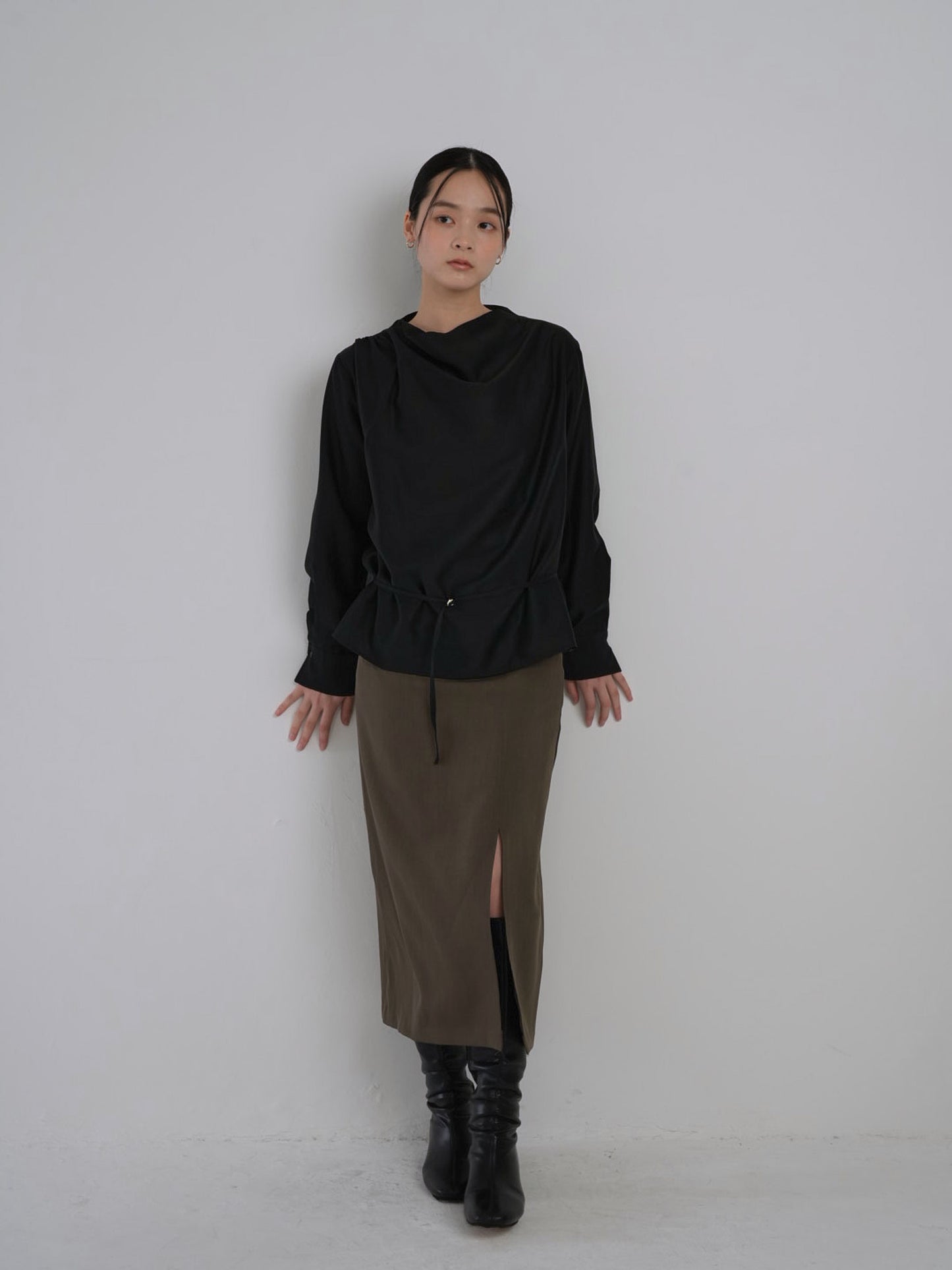 slender belt blouse