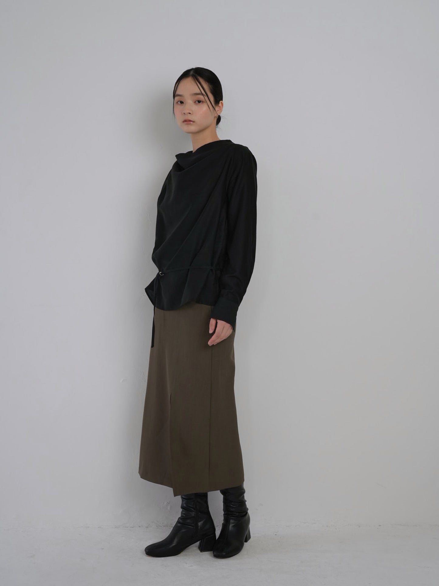 slender belt blouse