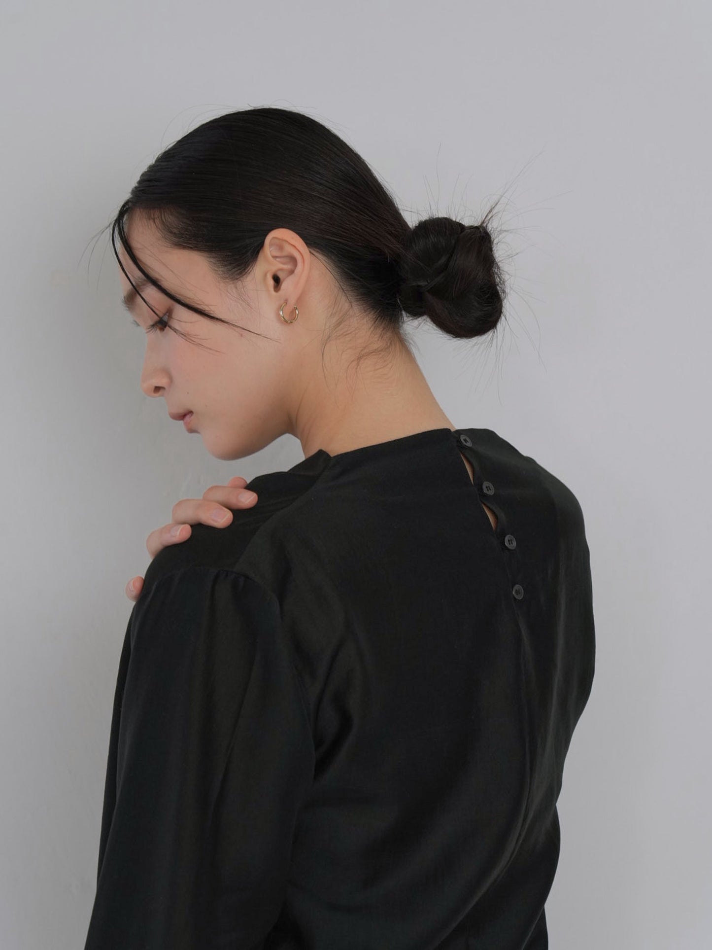 slender belt blouse