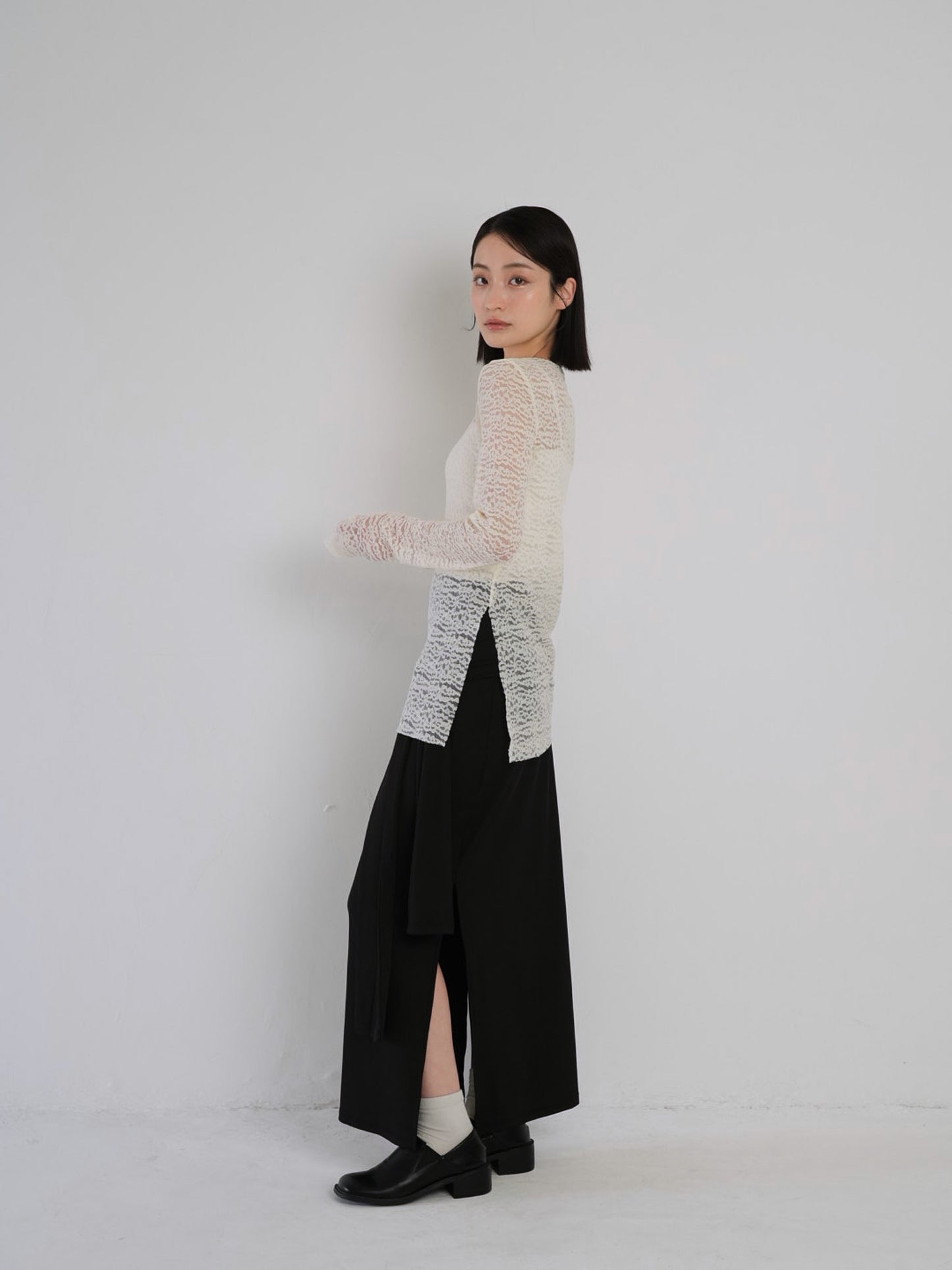 lace slit tee