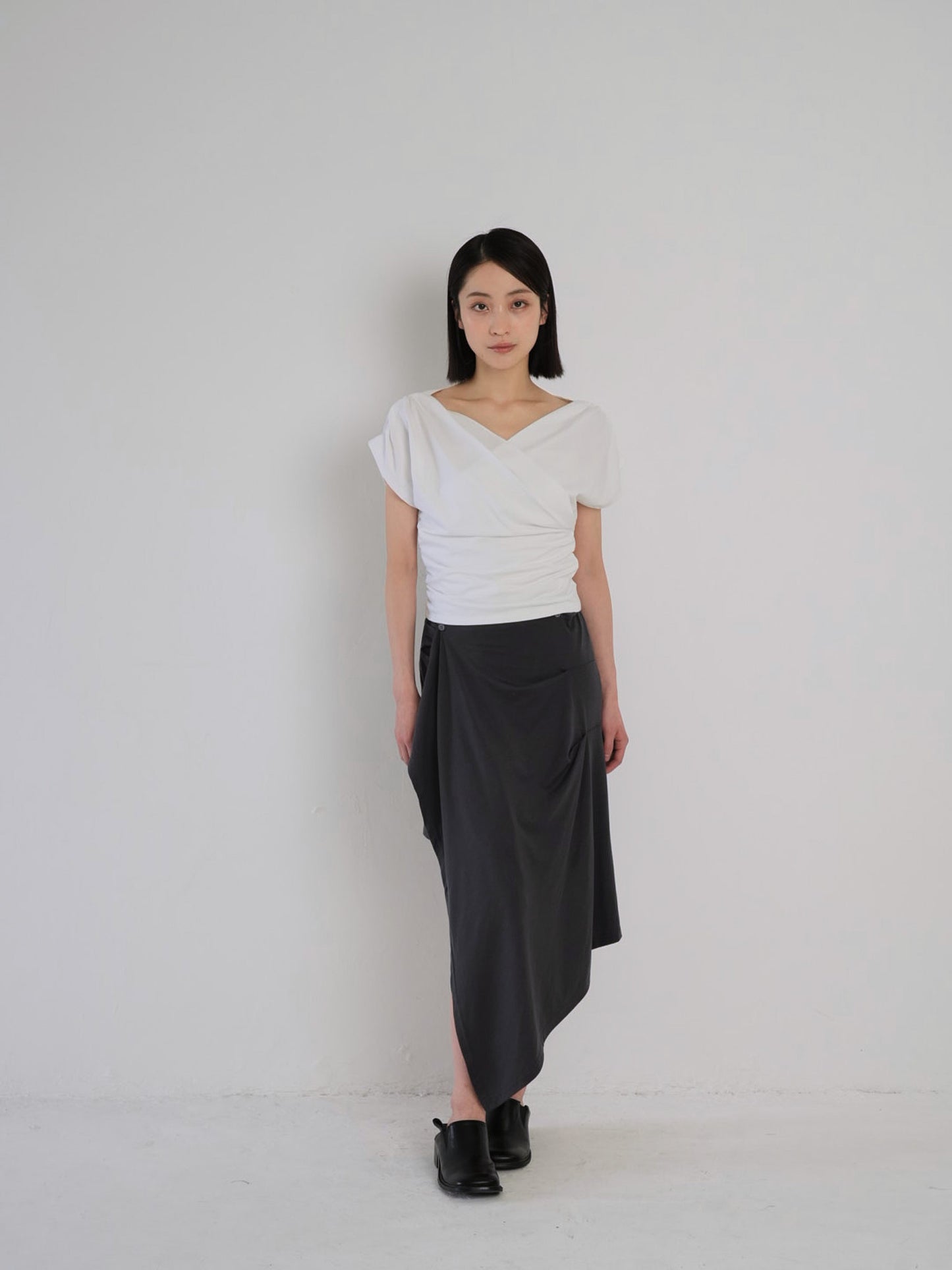 V shirring tee