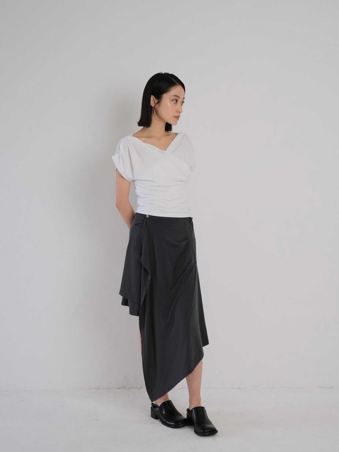 V shirring tee