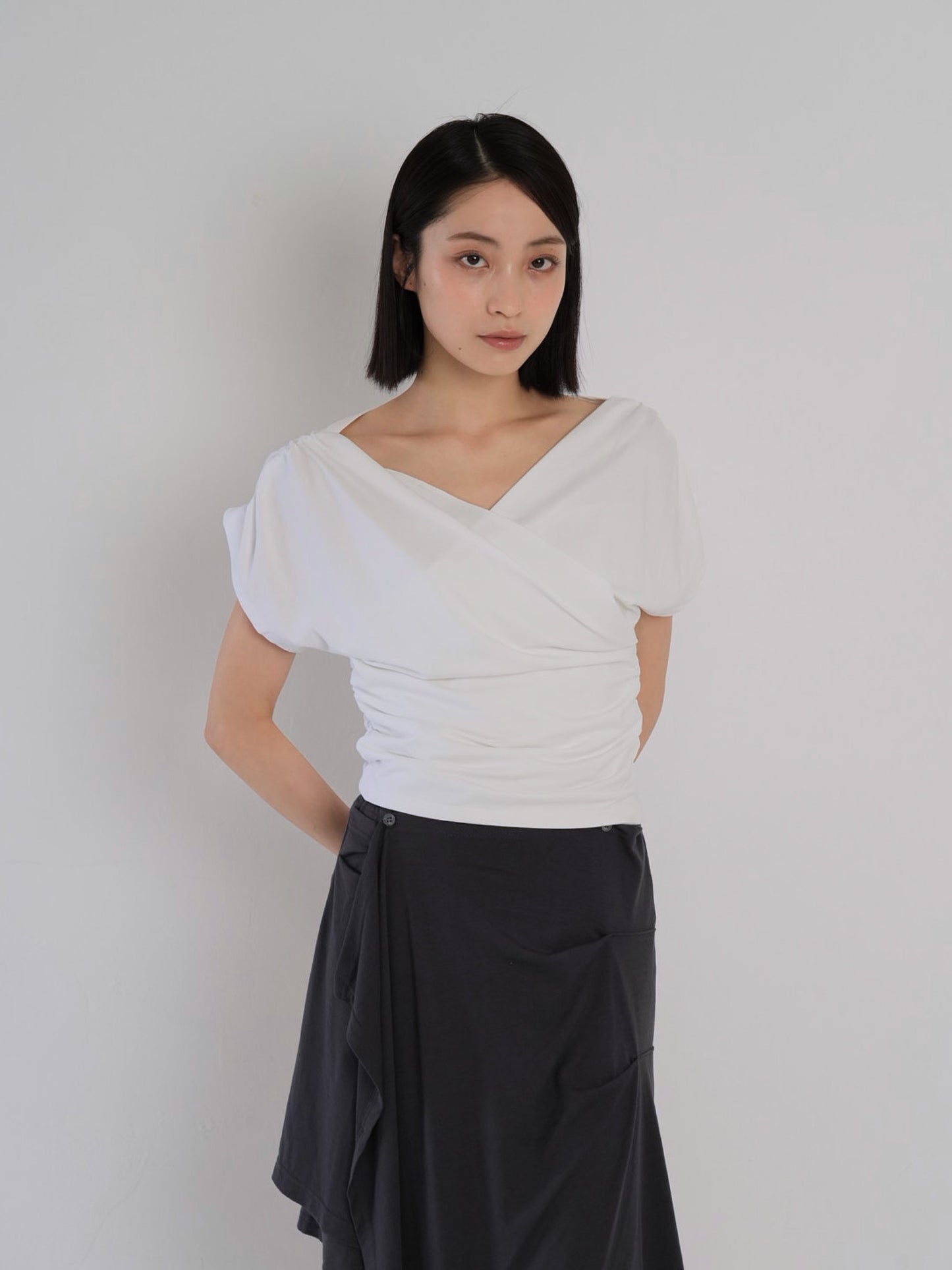 V shirring tee