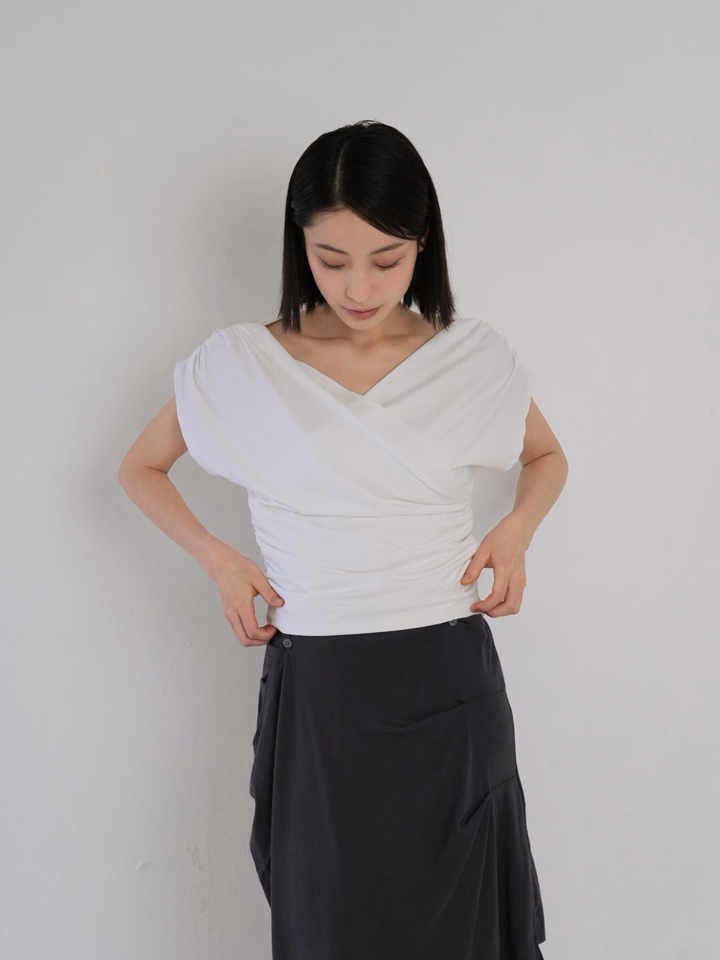 V shirring tee