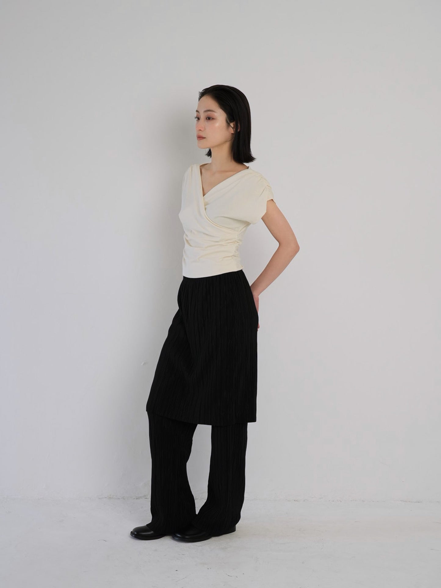 V shirring tee