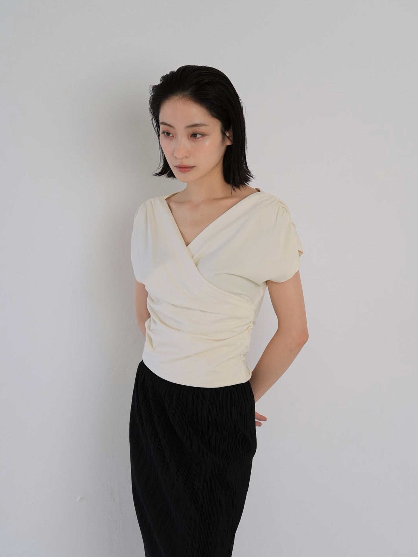 V shirring tee
