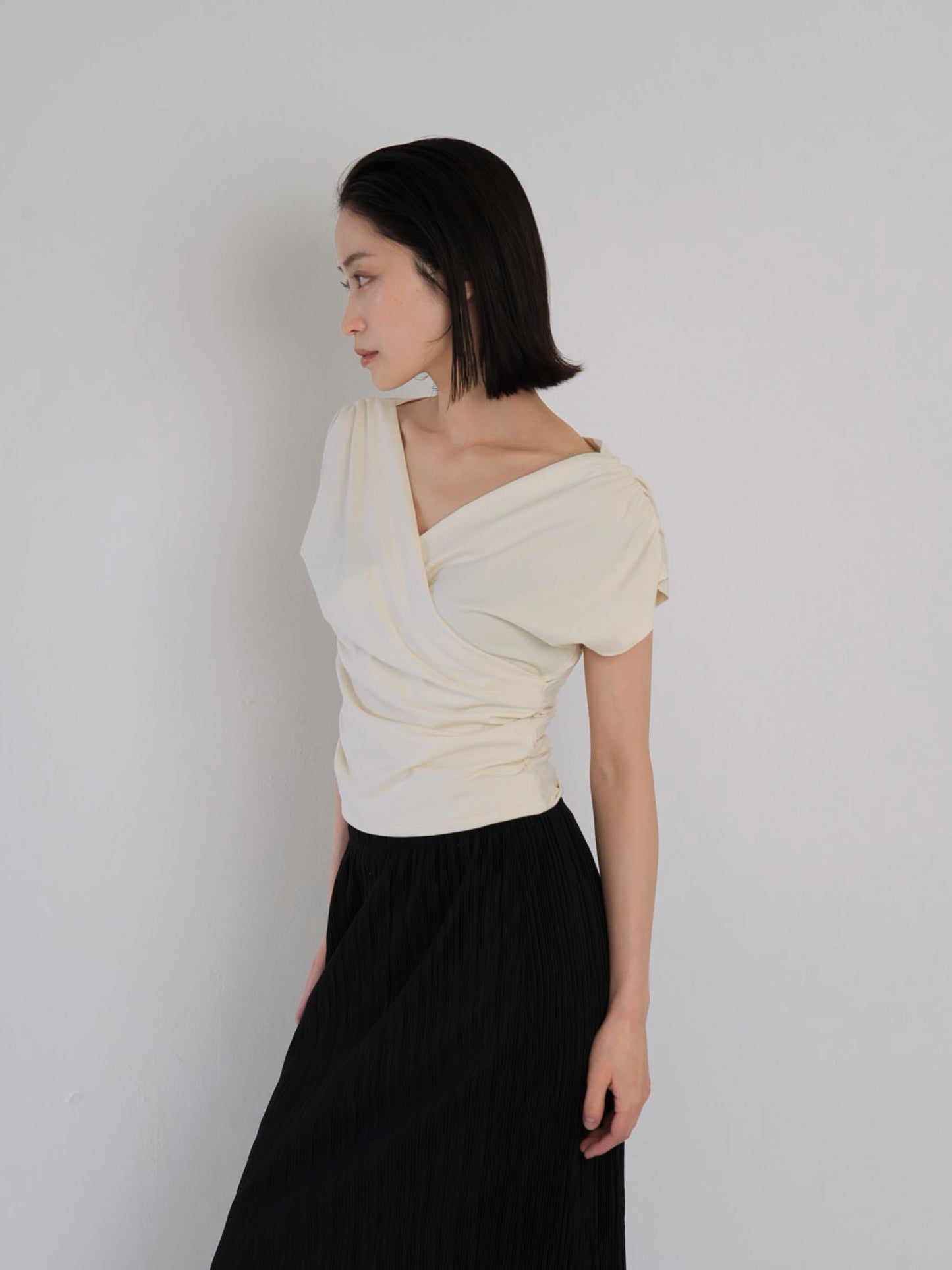 V shirring tee