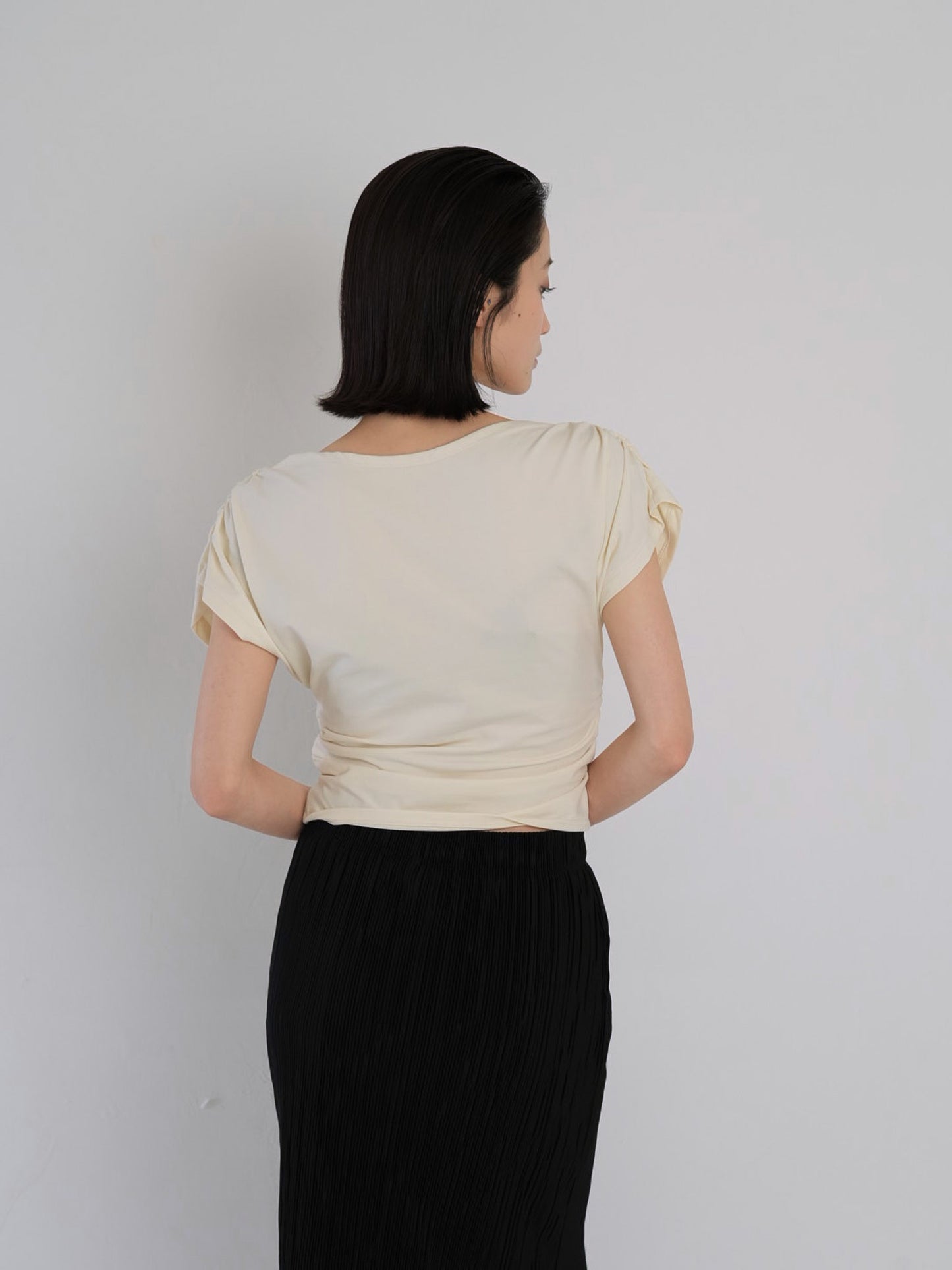 V shirring tee