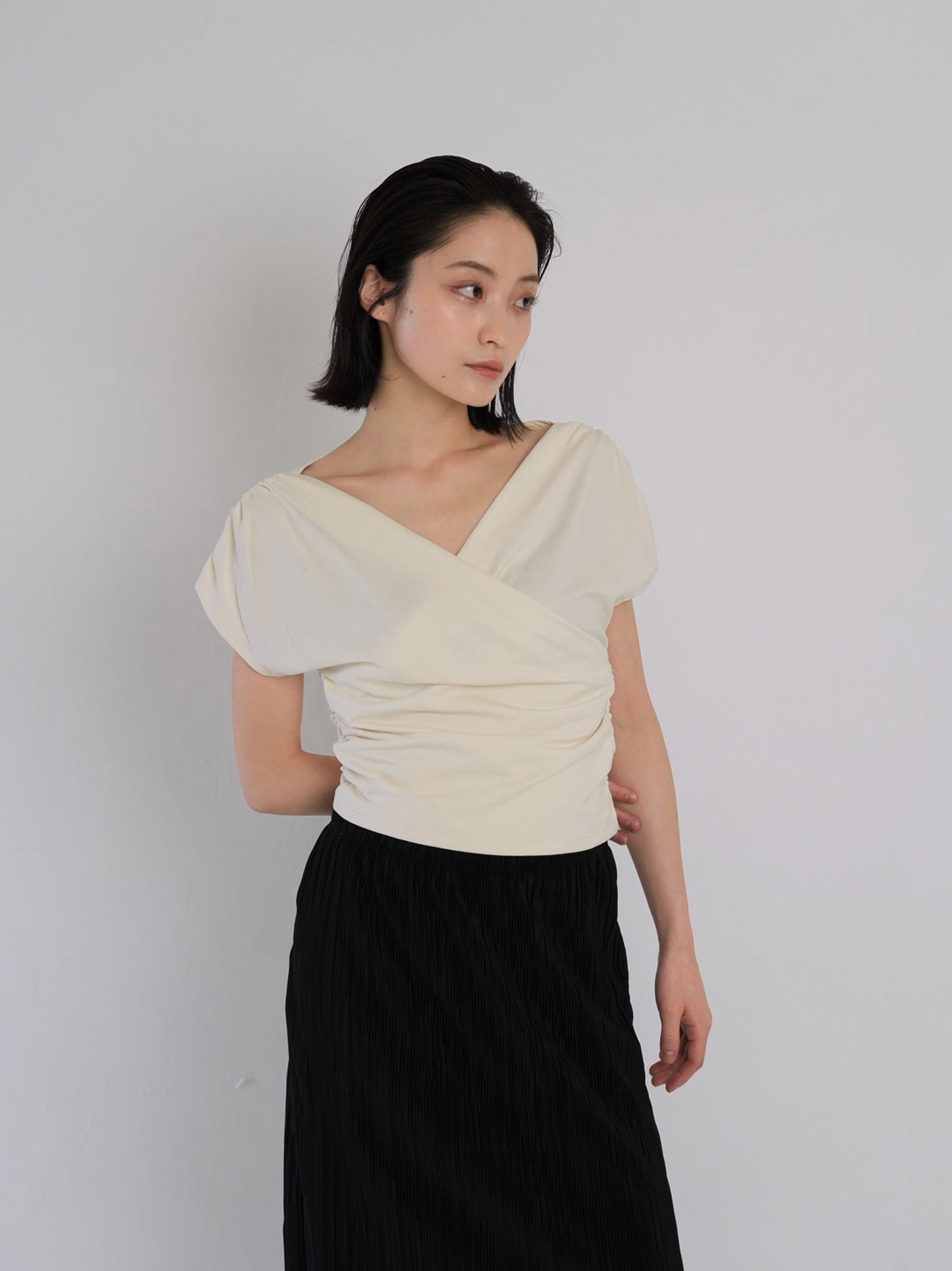 V shirring tee