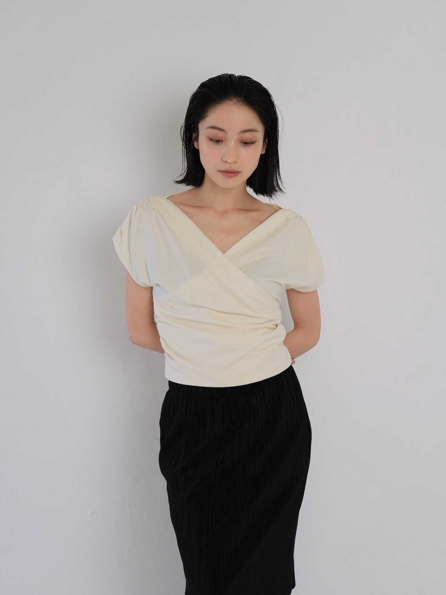 V shirring tee