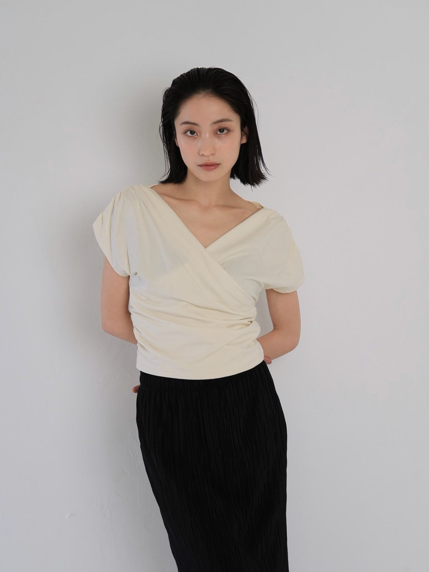 V shirring tee