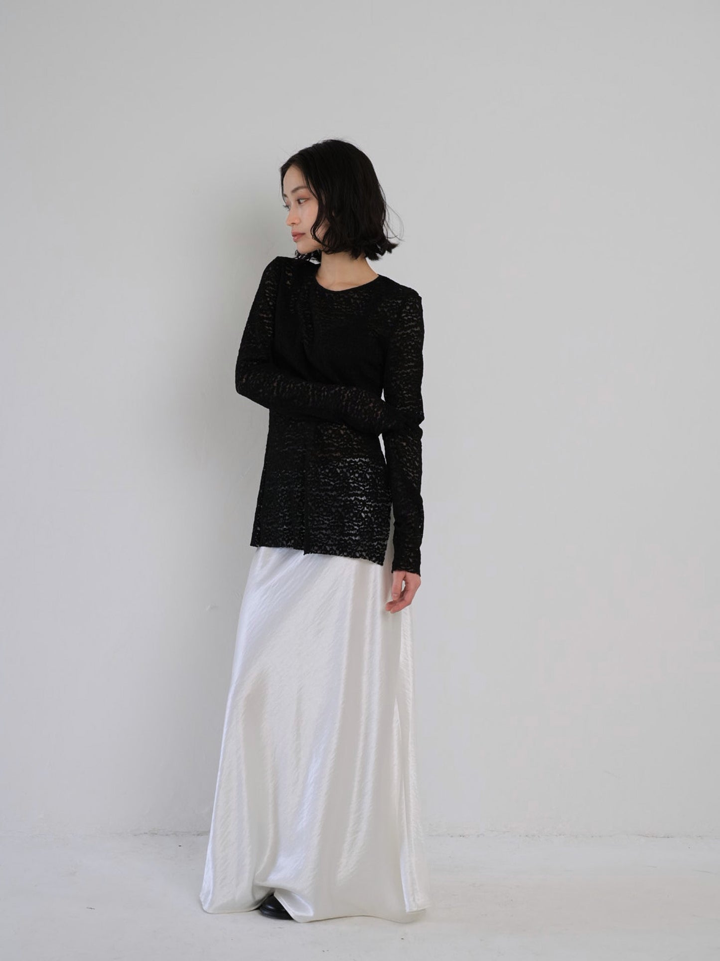 lace slit tee