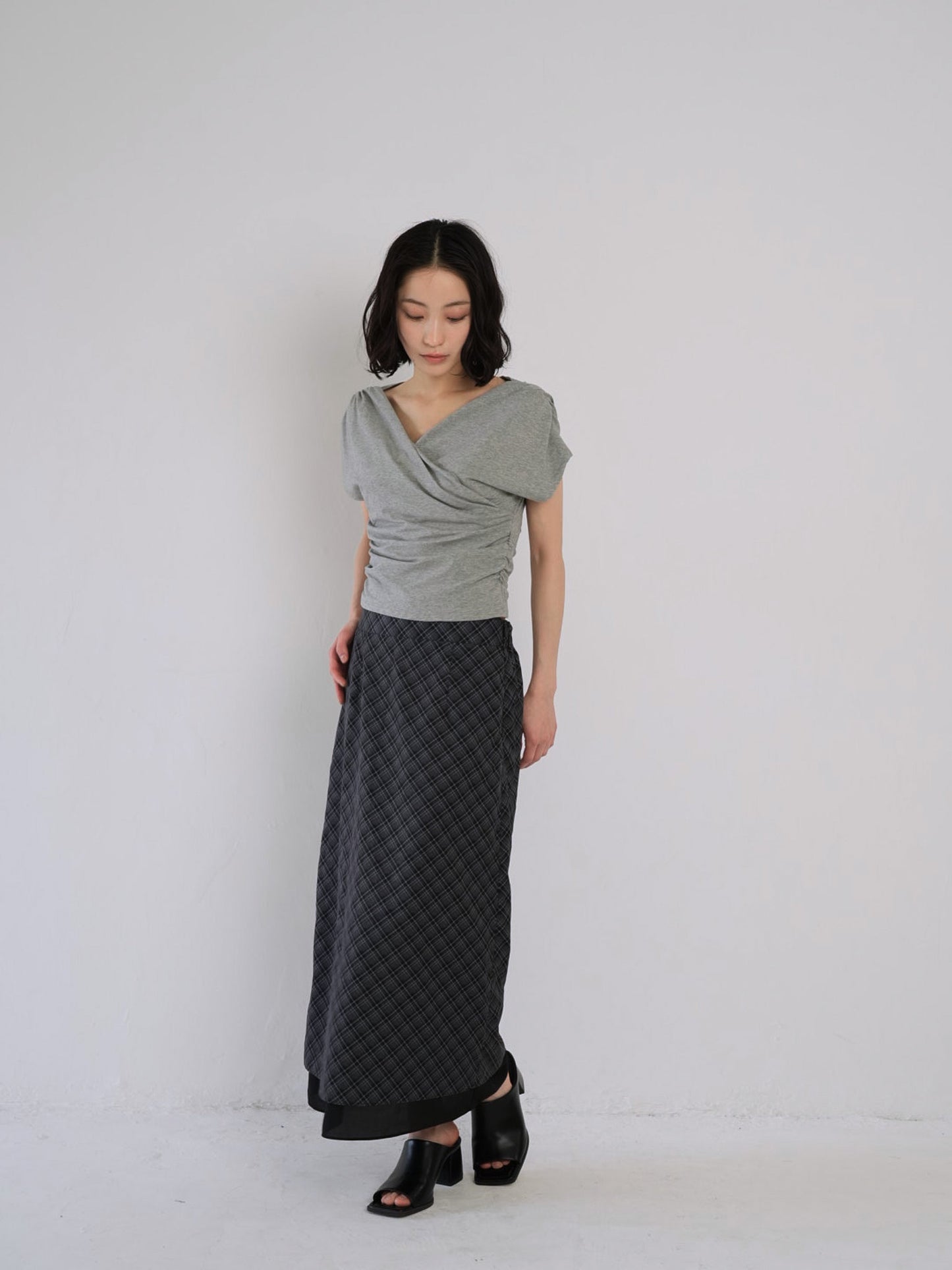 V shirring tee