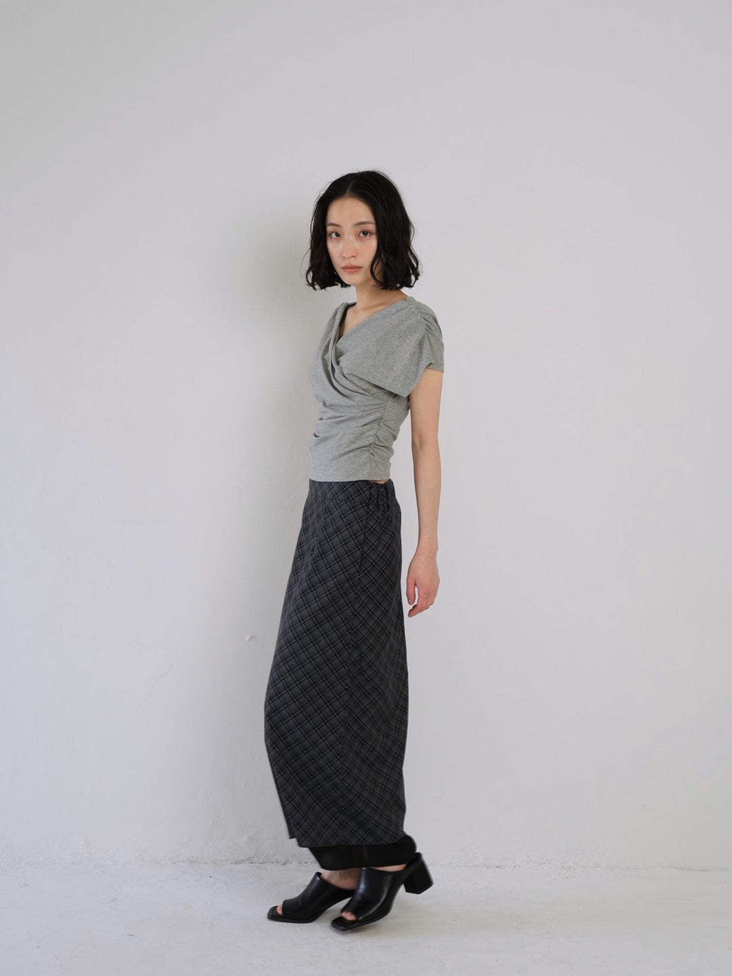 V shirring tee