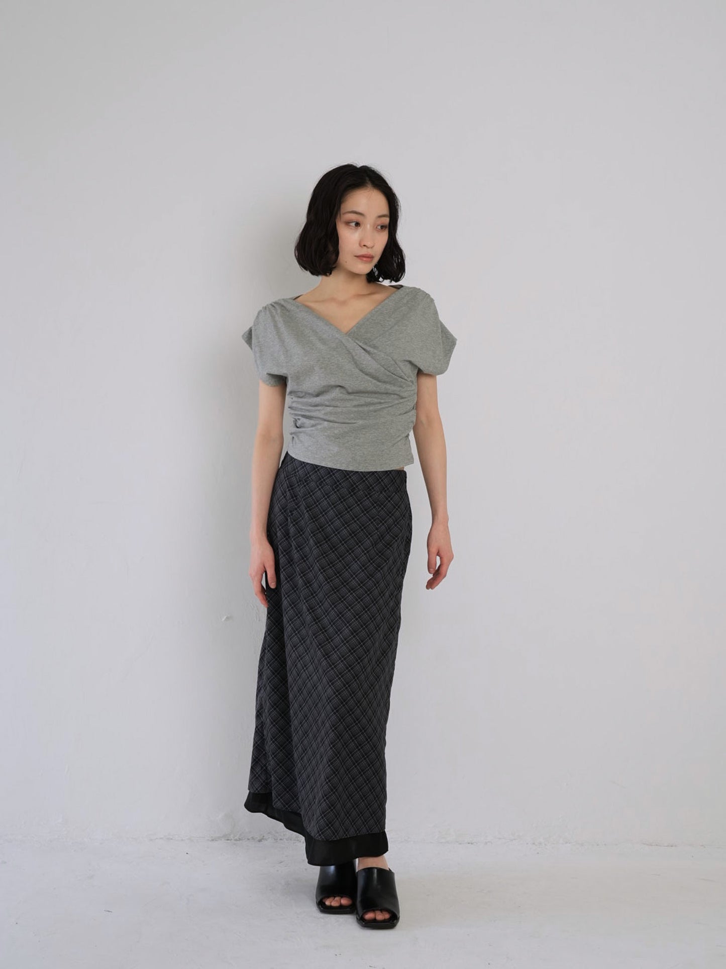 V shirring tee