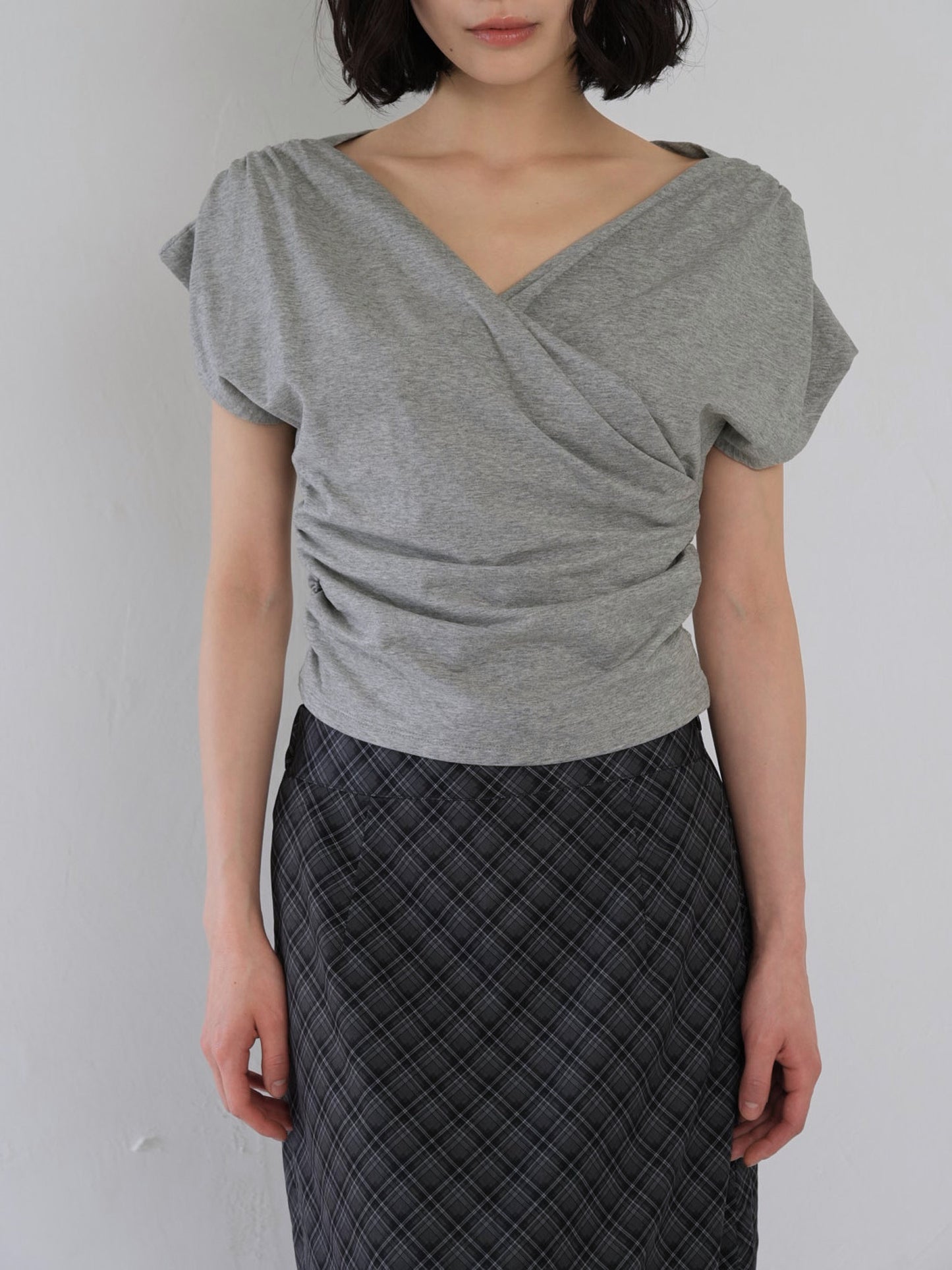 V shirring tee