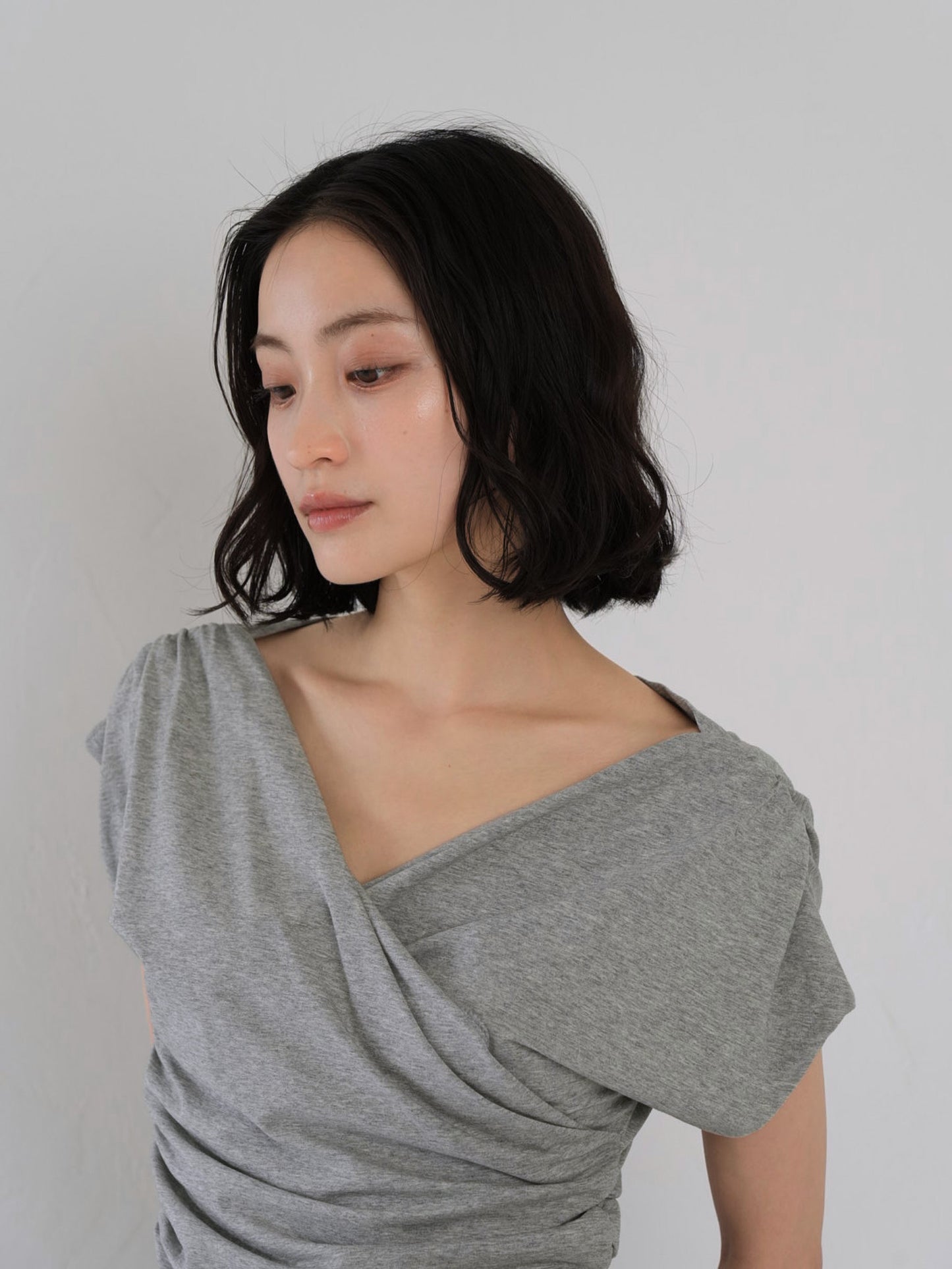V shirring tee