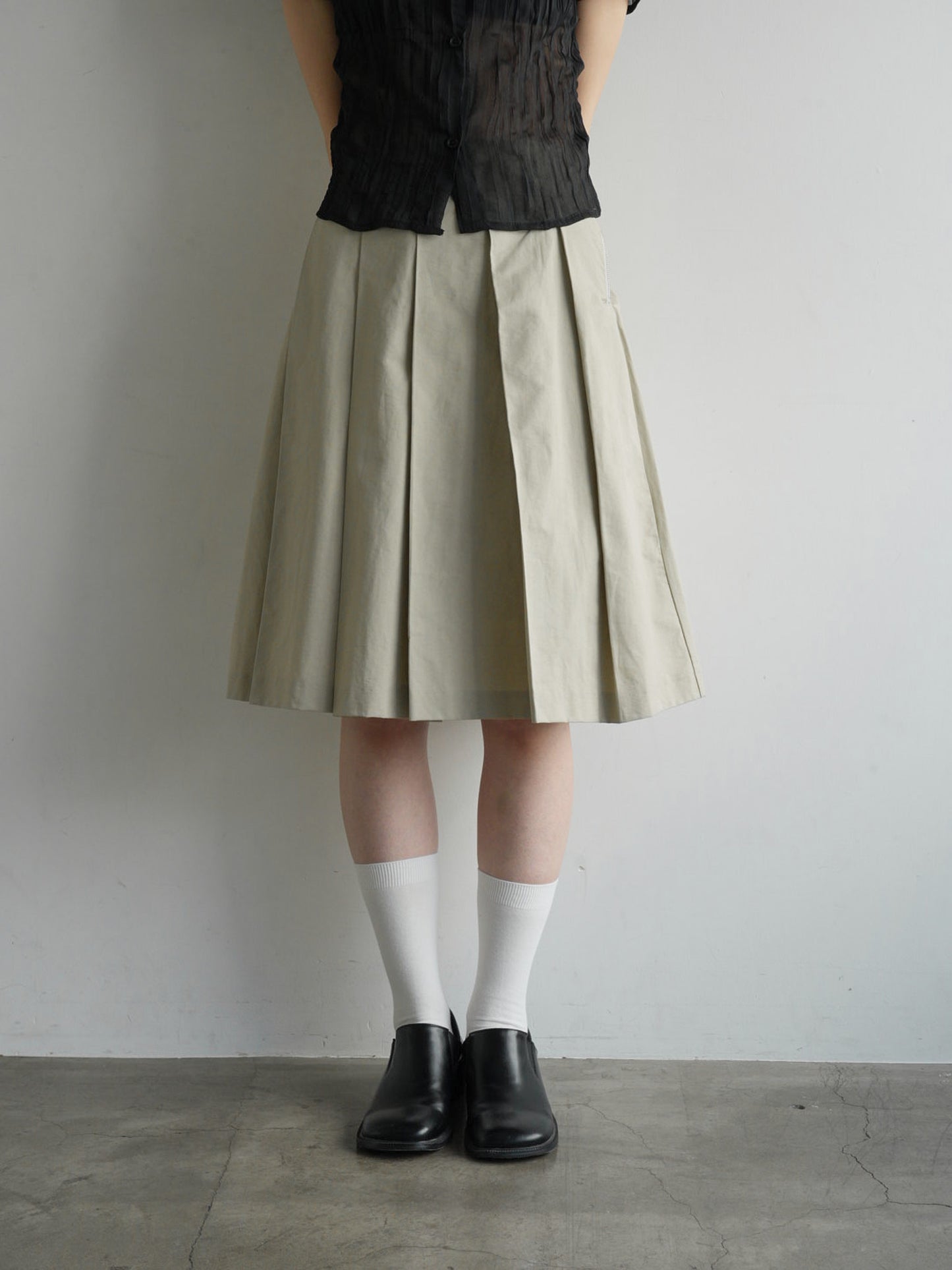 pleats midi skirt