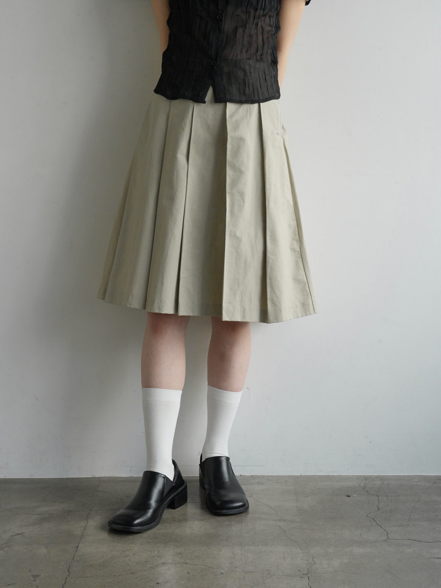 pleats midi skirt