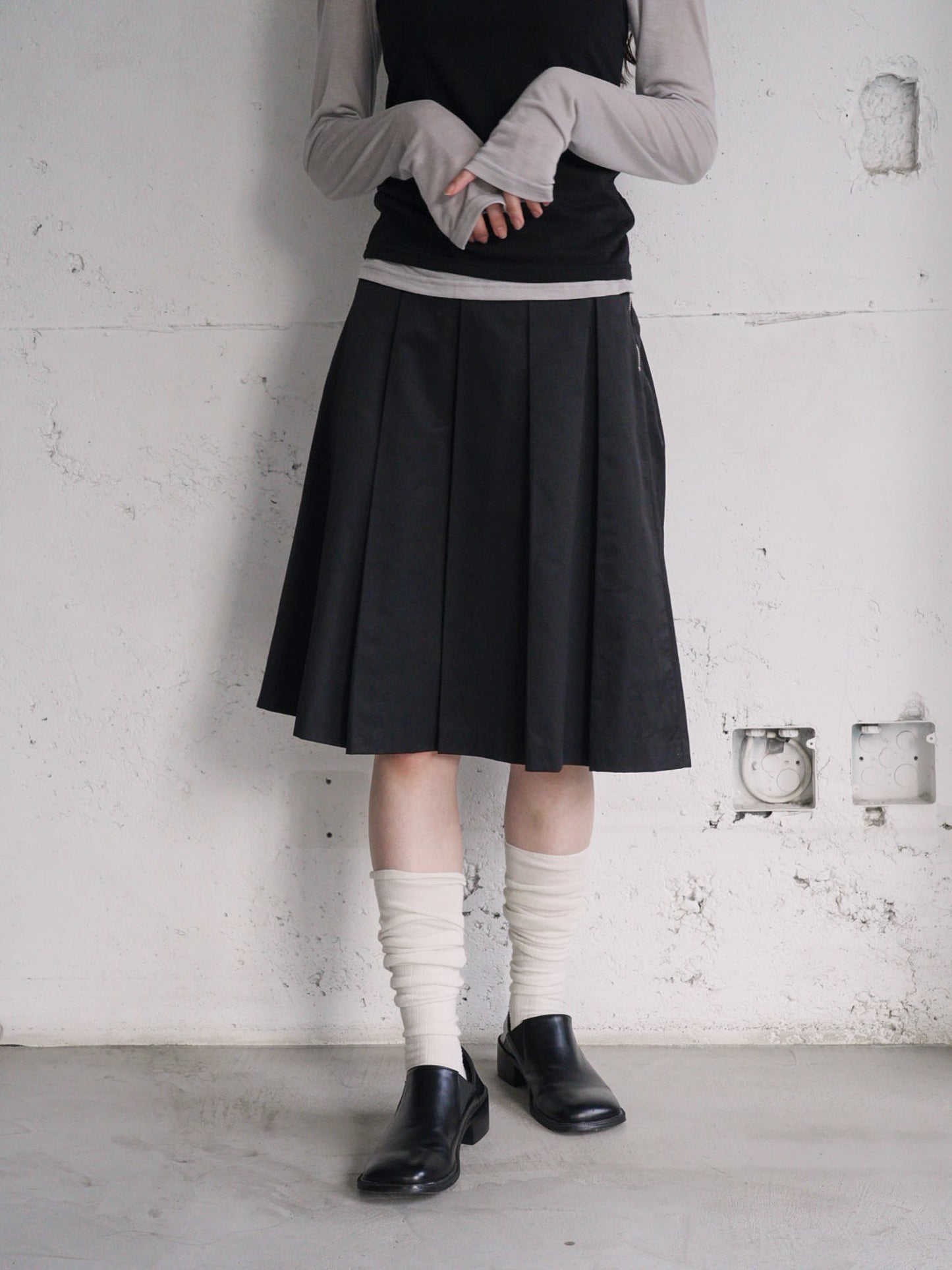 pleats midi skirt