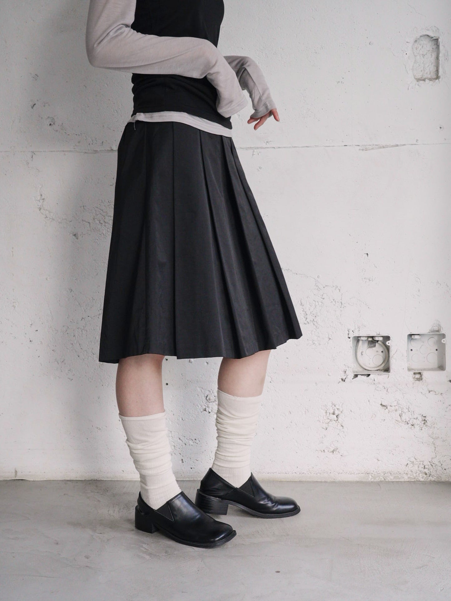 pleats midi skirt