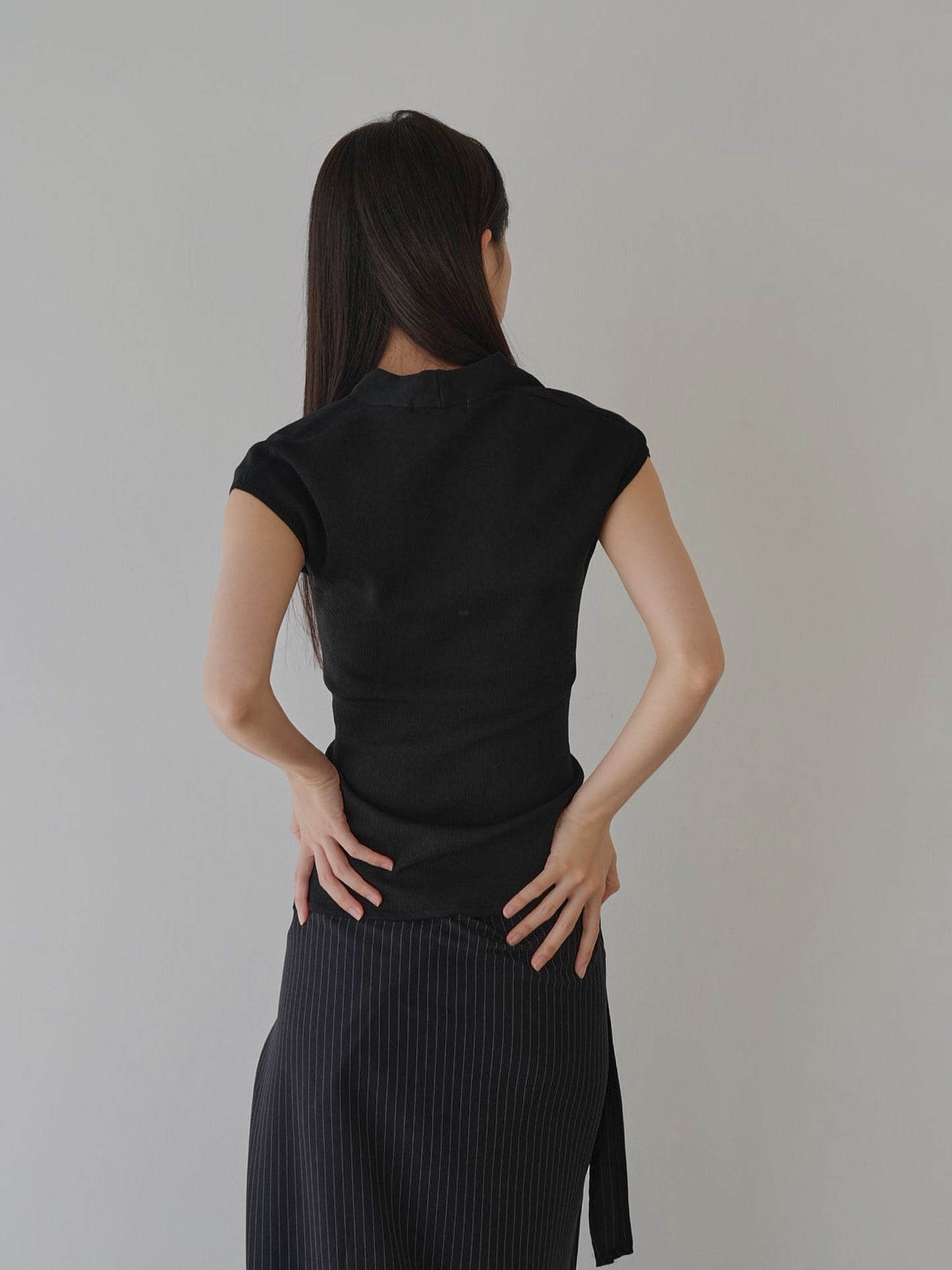 v warp knit top