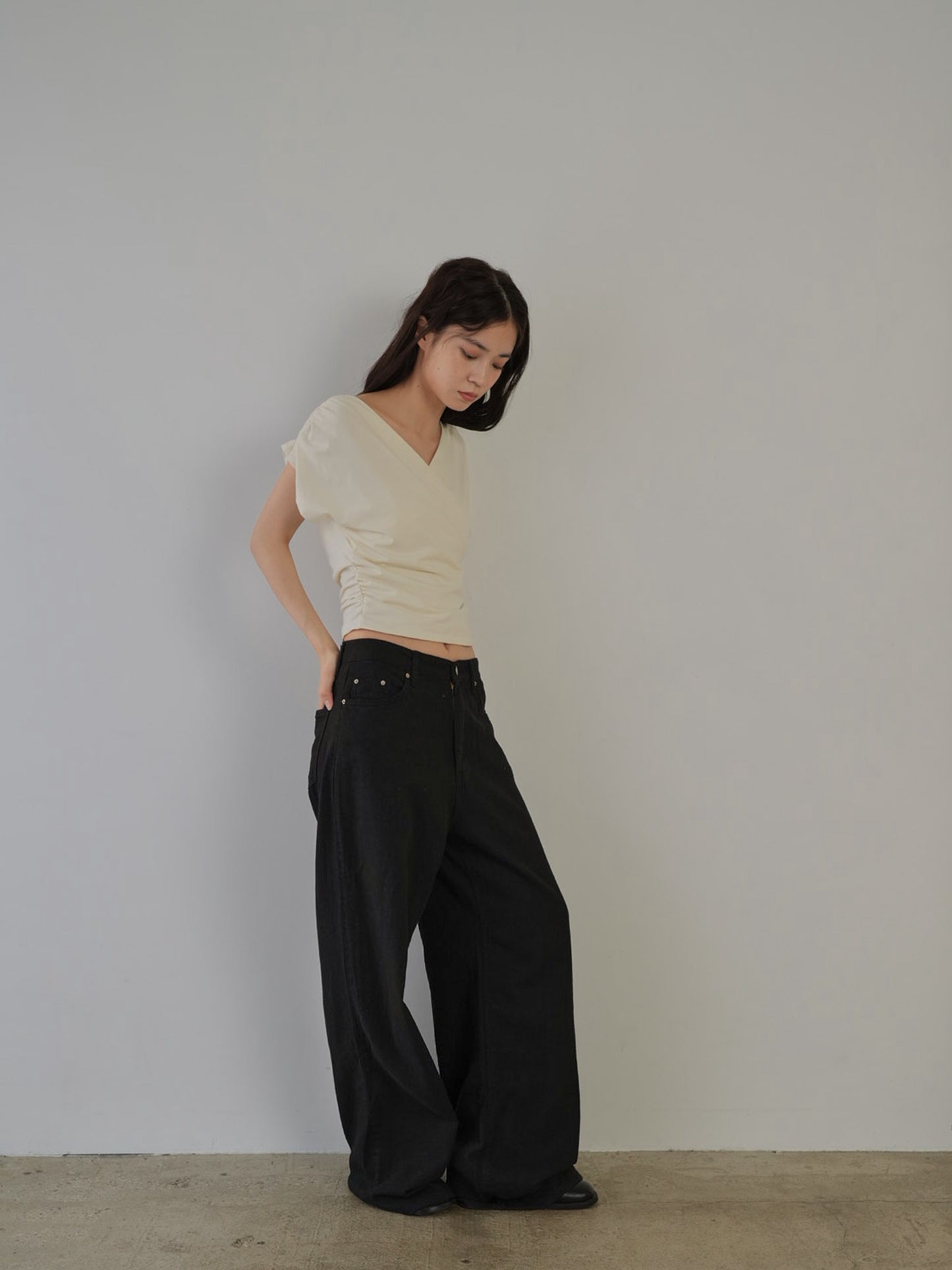 V shirring tee