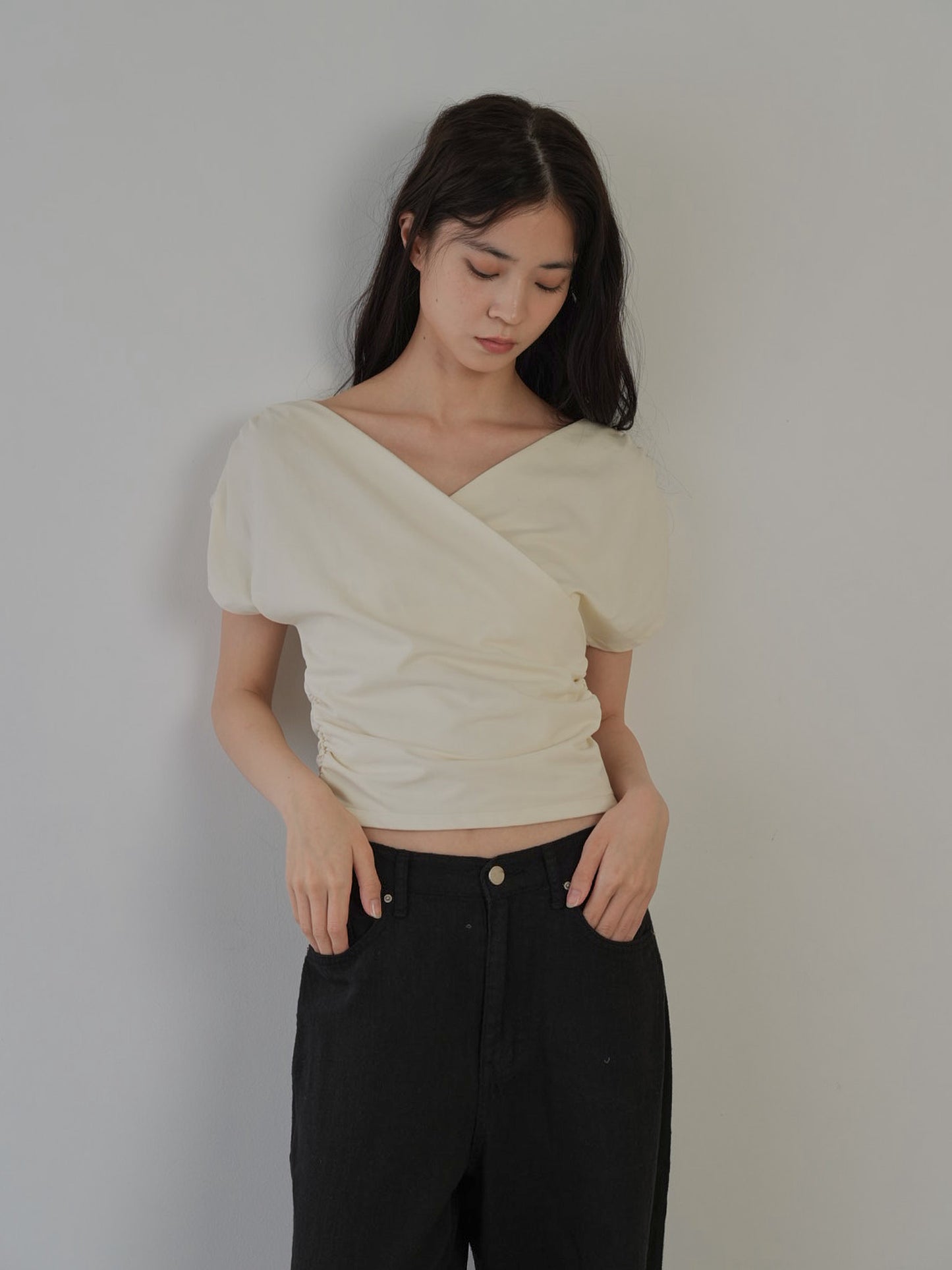V shirring tee