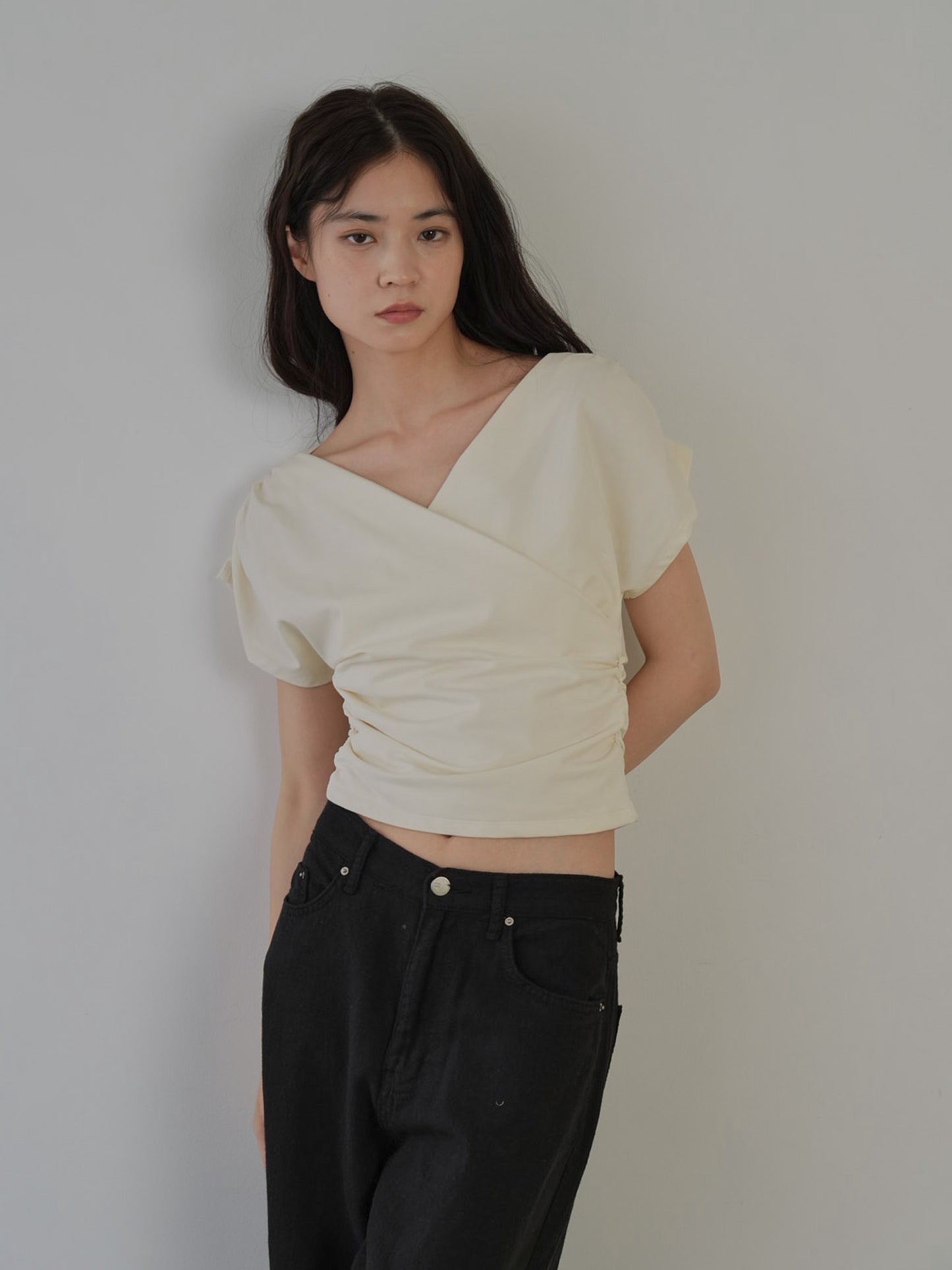 V shirring tee