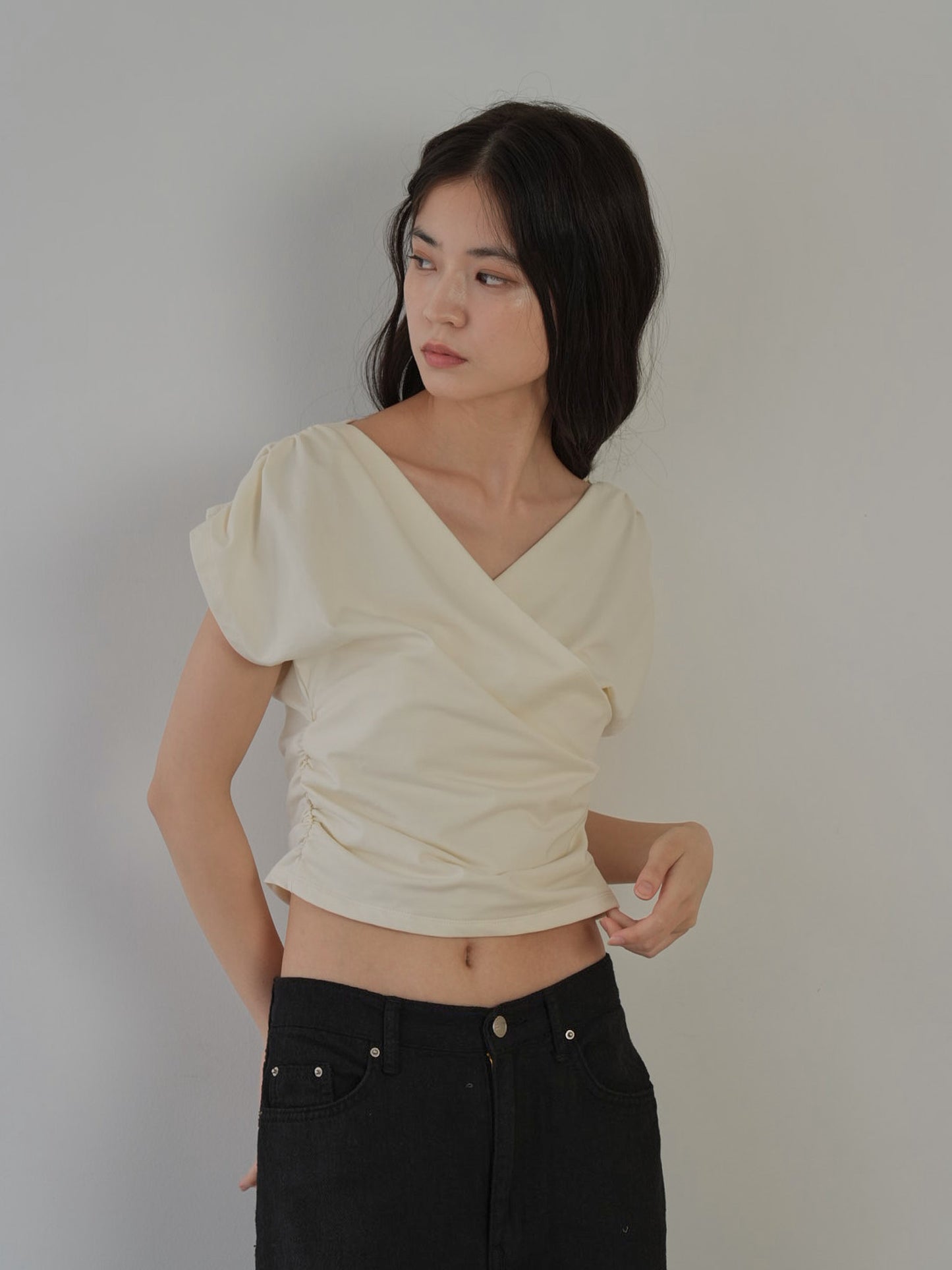 V shirring tee
