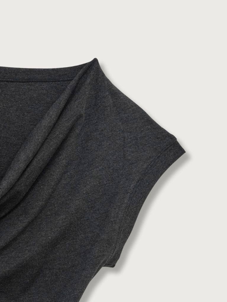 pleats line tee