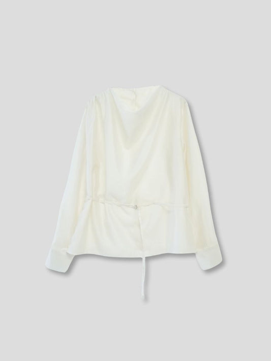 slender belt blouse