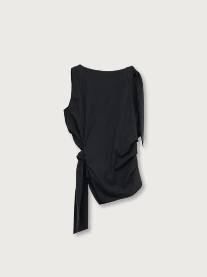 sleeveless ribbon blouse