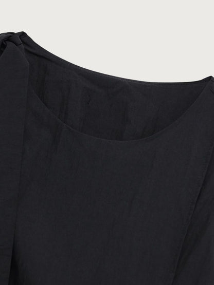 sleeveless ribbon blouse