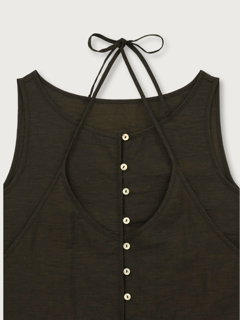 sleeveless halter blouse