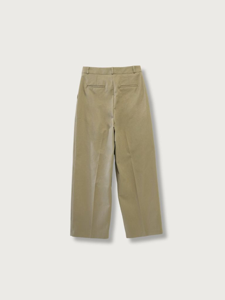 wide tucked pants