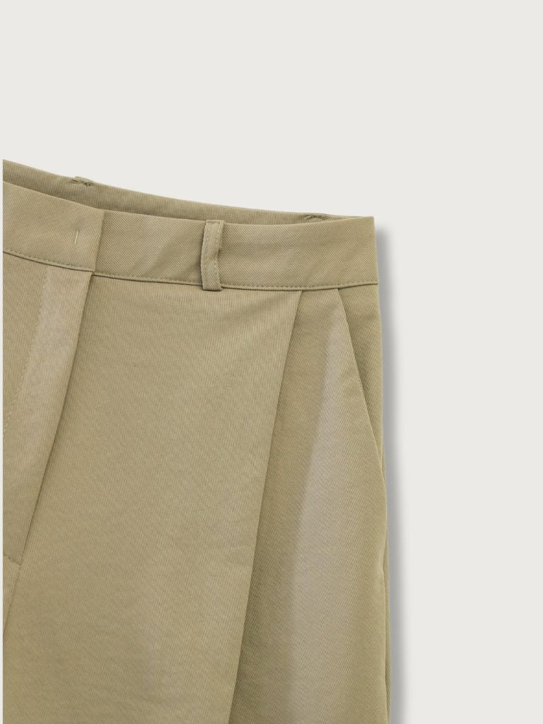 wide tucked pants