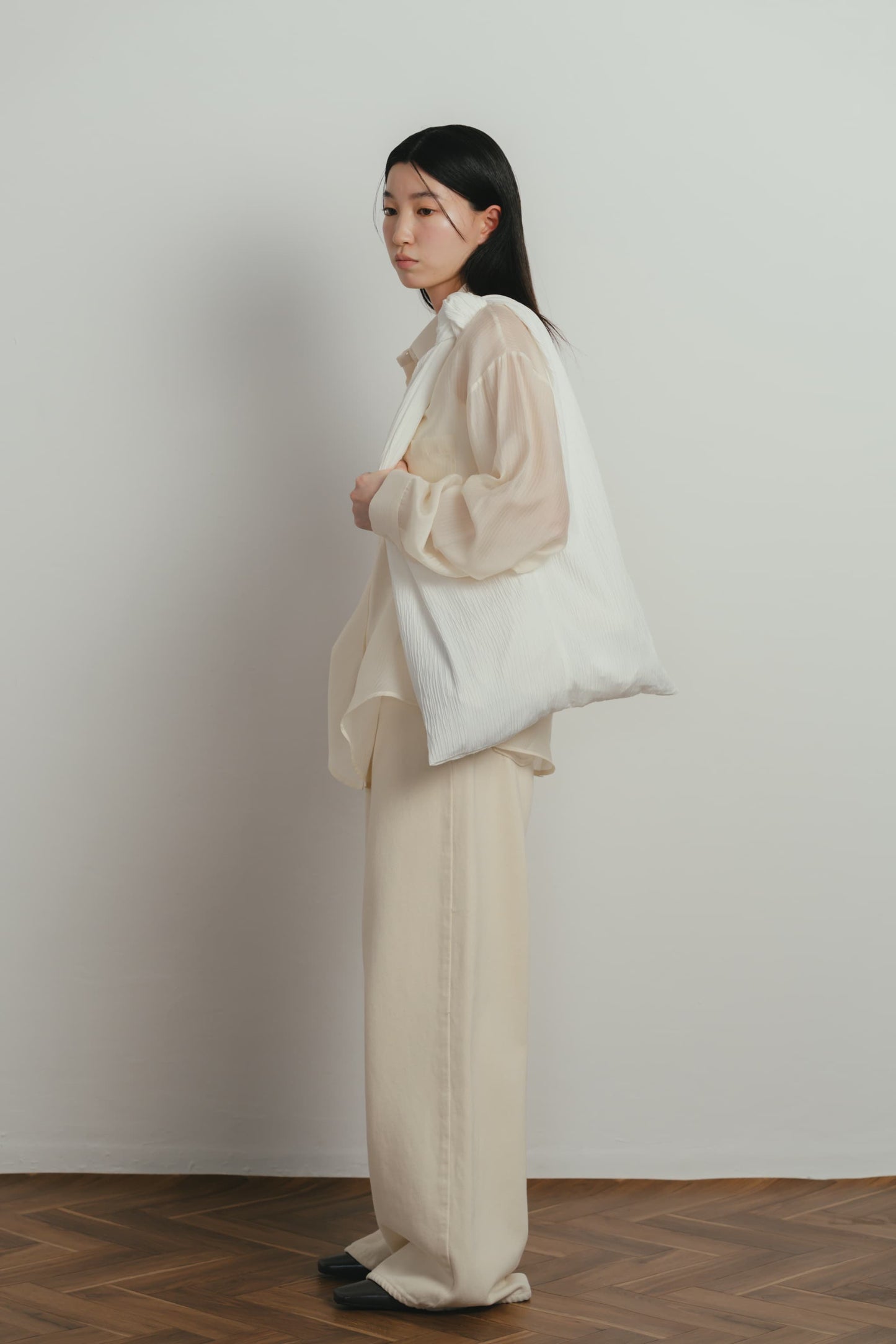 pleats shoulder bag