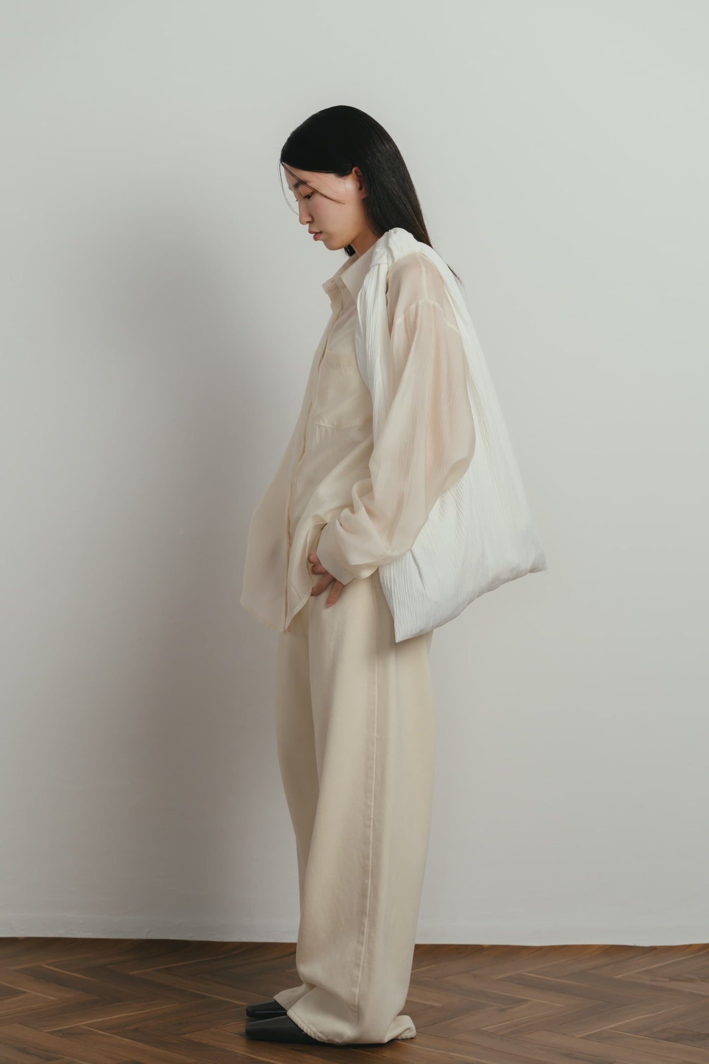 pleats shoulder bag