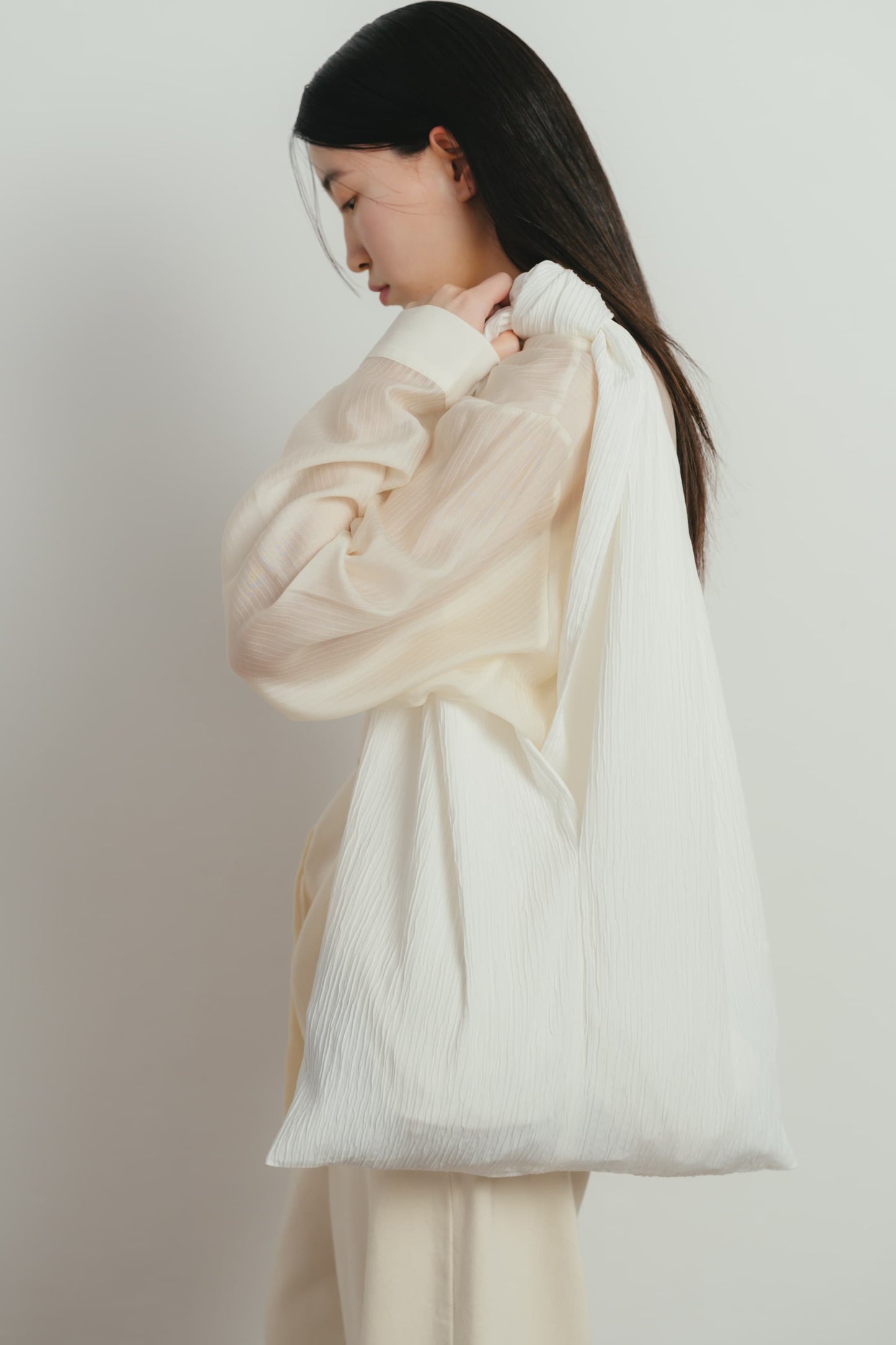 pleats shoulder bag