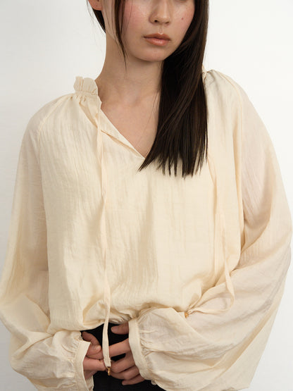 【先行予約販売】frill neck blouse